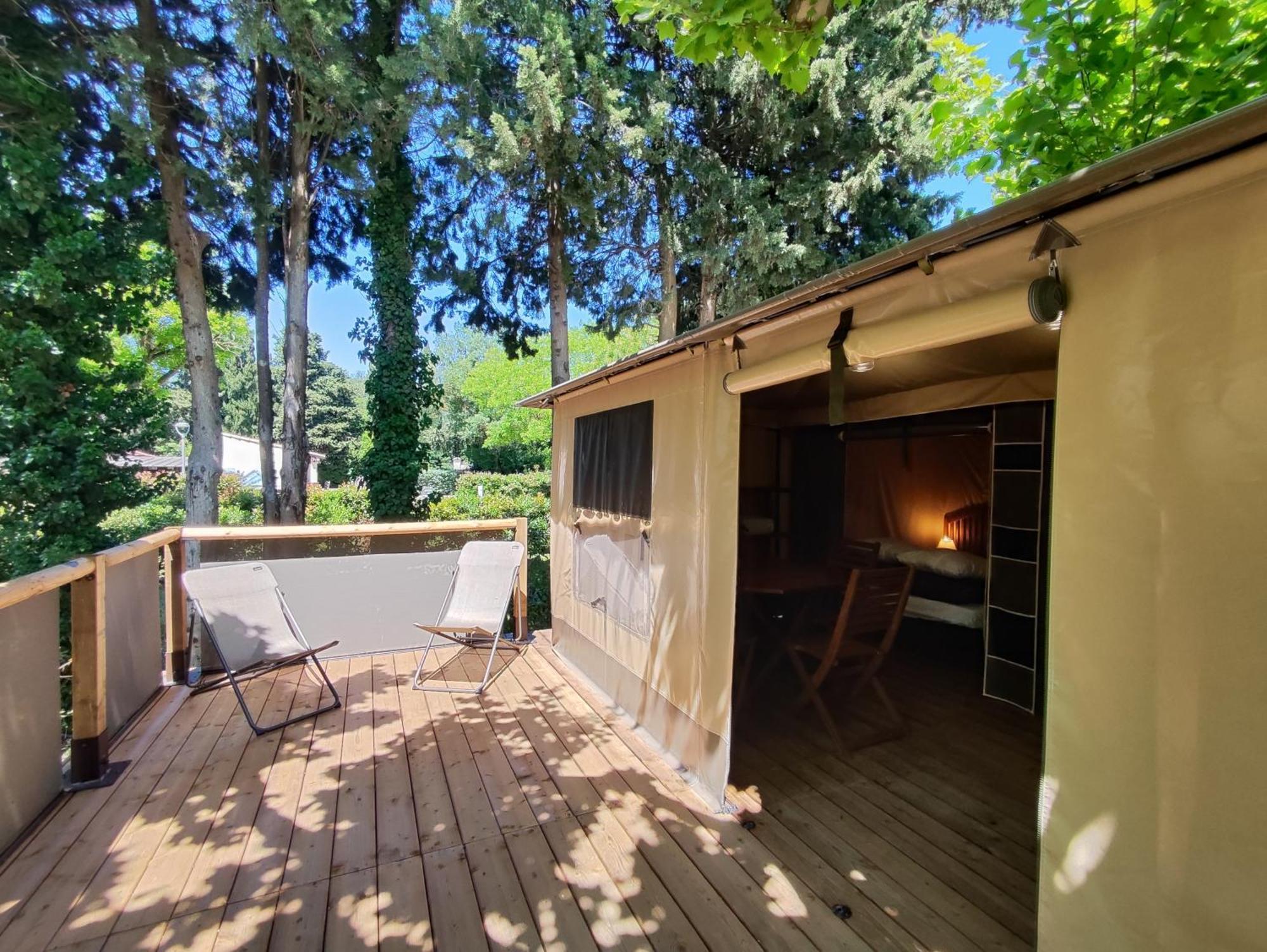 Camping Porte Des Alpilles By M.A Destination Glamping Saint-Étienne-du-Grès Exterior foto
