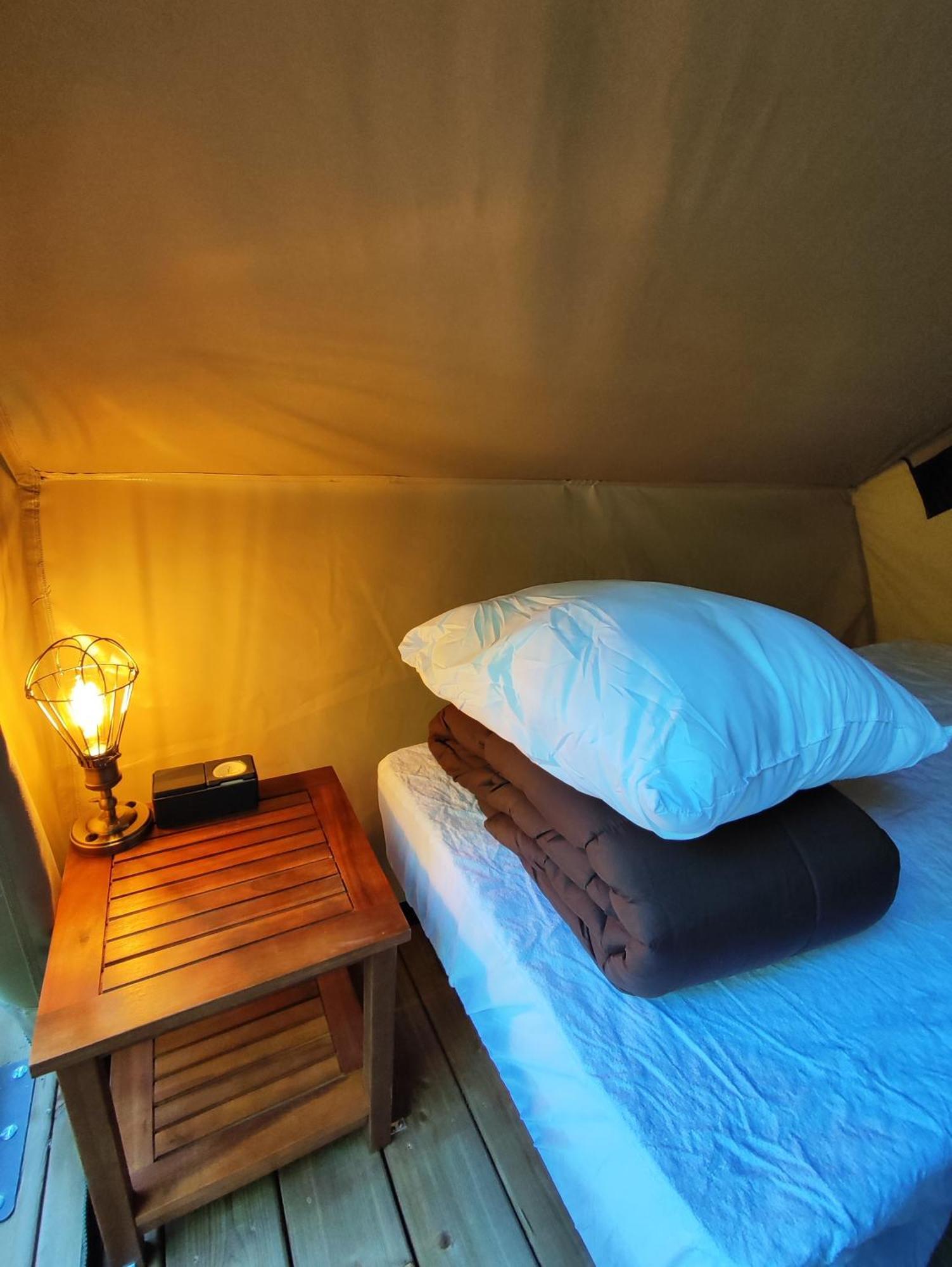 Camping Porte Des Alpilles By M.A Destination Glamping Saint-Étienne-du-Grès Exterior foto