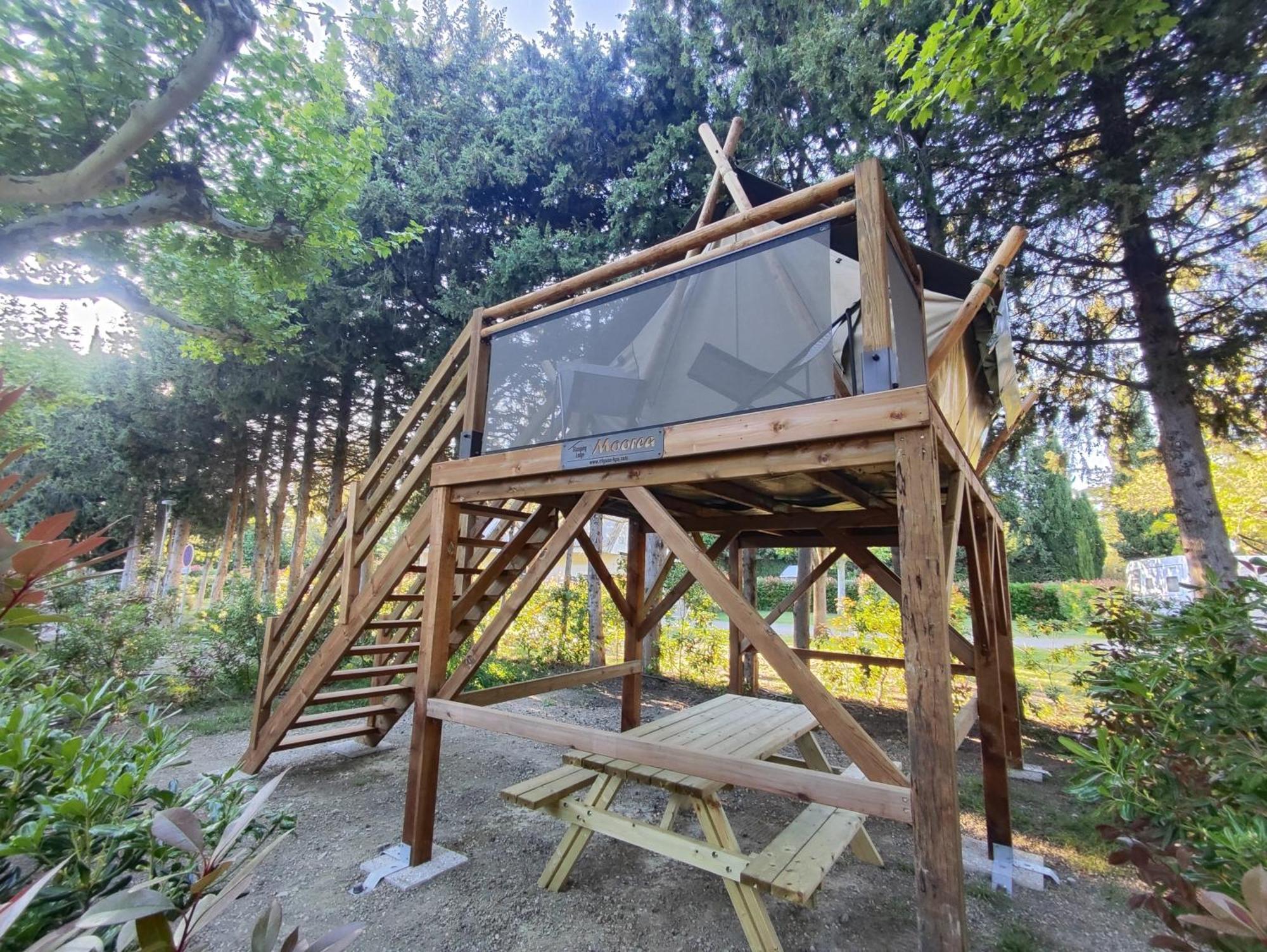 Camping Porte Des Alpilles By M.A Destination Glamping Saint-Étienne-du-Grès Exterior foto