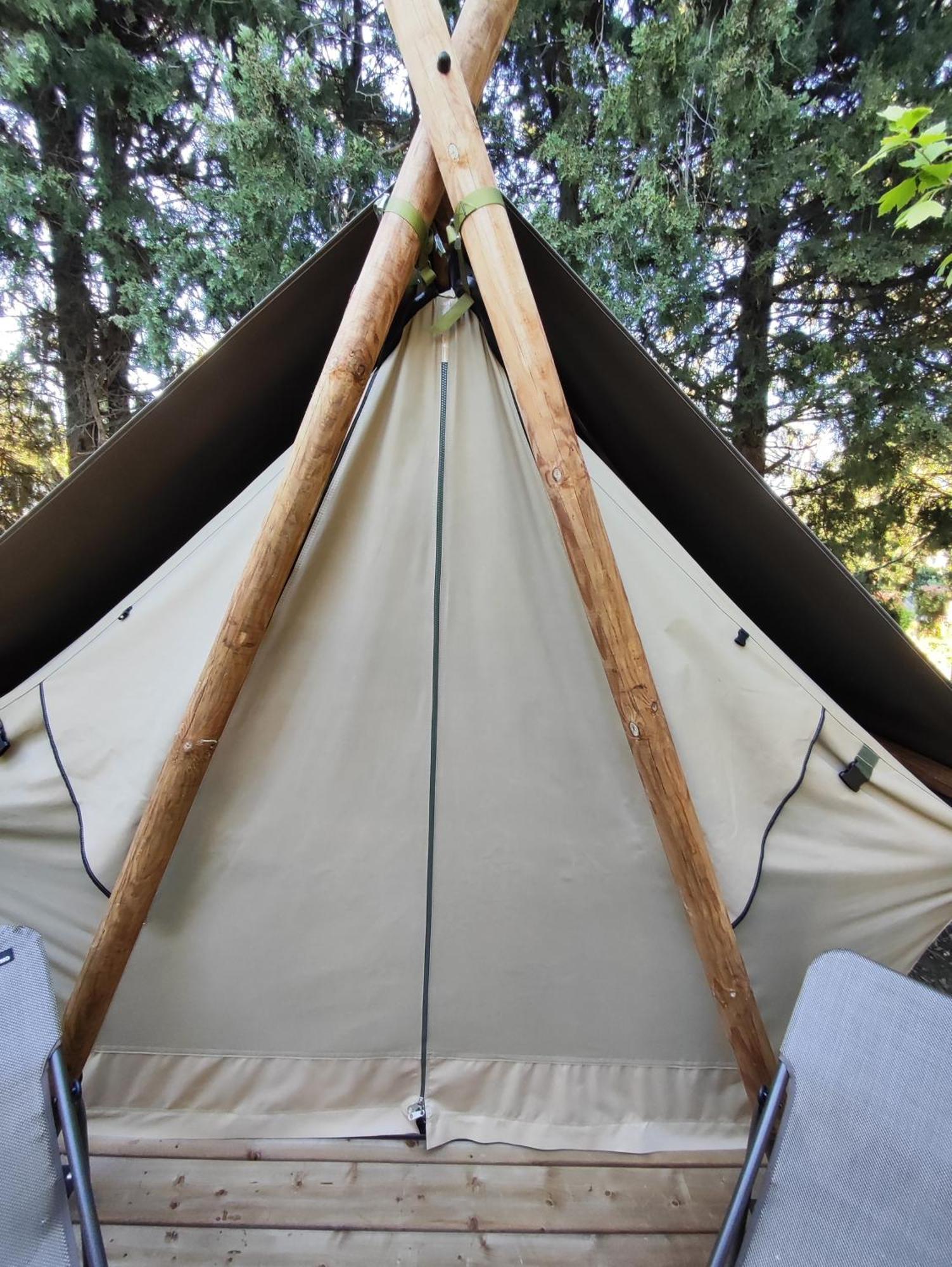 Camping Porte Des Alpilles By M.A Destination Glamping Saint-Étienne-du-Grès Exterior foto