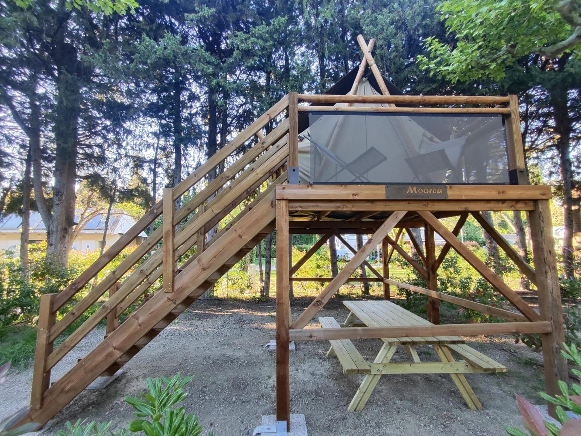 Camping Porte Des Alpilles By M.A Destination Glamping Saint-Étienne-du-Grès Exterior foto